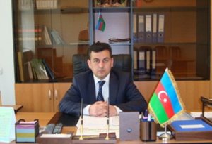 İcra başçısının müavininin qohumu polisə bıçaqla hücum edib!