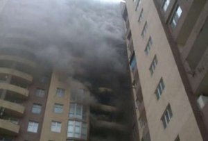 Yasamalda çoxmərtəbəli yaşayış binasında yanğın