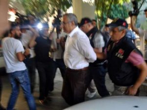 AKP “Gülən camaatı”nın önəmli isimlərini həbs etdi