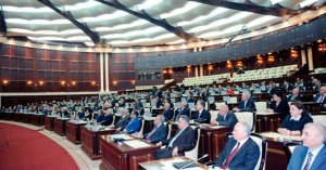 Deputatlar bayramı harada keçirdilər?