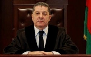 Hakim şahidə "əəə hallanmısan?" dedi, şahid özünü döğradı; Rauf Əliyev zaldan qaçdı - Məhkəmədə dəhşət