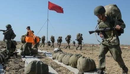 Rusiya Xəzərə döyüş gəmiləri gətirdi