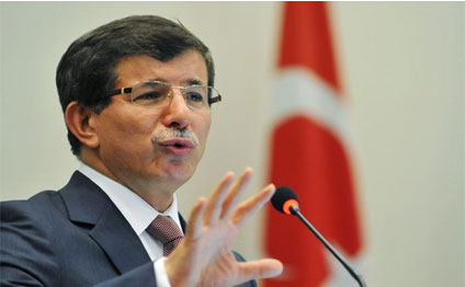 Baş nazirin ayağı sürüşdü