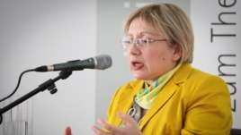 Leyla Yunus görüşə gələ bilmədiyini yazıb