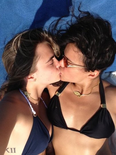 Rihannanın özündən xəbərsiz fotoları yayıldı - 18+