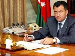 Abdin Fərzəliyev rayondakı idarə müdirlərindən pul yığır