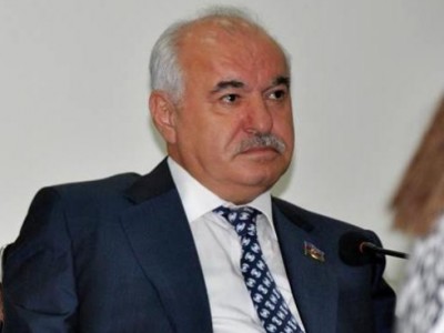Elton Məmmədov Bakı Avtovağzalında üsyan yetişdirir Elton Məmmədov Bakı Avtovağzalında üsyan yetişdirir