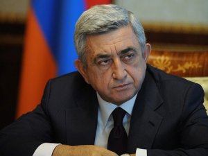 Sərkisyanı ələ saldılar: “Ya Əliyev qəzəblənəcək, ya Putin qələm verməyəcək...”