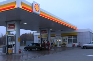 Benzinin litri 65 qəpiyə endi