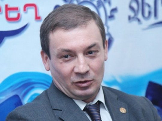 Sərkisyanı ələ saldılar: “Ya Əliyev qəzəblənəcək, ya Putin qələm verməyəcək...”