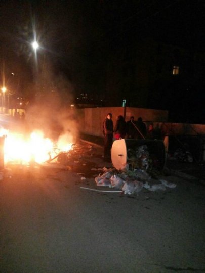 Xətaidə gecə "üsyan"ı, camaat yolu bağladı, alov qaladı - FOTOLAR