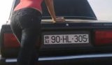 Məmur balalarının maşınları ilə ehtiraslı şəkil çəkdirən qızlar – FOTOLAR – 18+