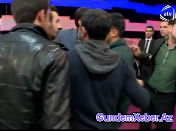 ATV-də canlı efirdən sonra müğənnilər əlbəyaxaya çıxdılar - VİDEO