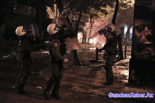 Anarxistlər Afinanı xaraba qoydu - FOTOLAR