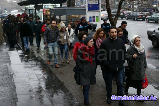 Sarkisyanın evinə hücum (FOTO)