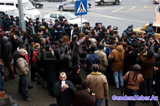 Sarkisyanın evinə hücum (FOTO)