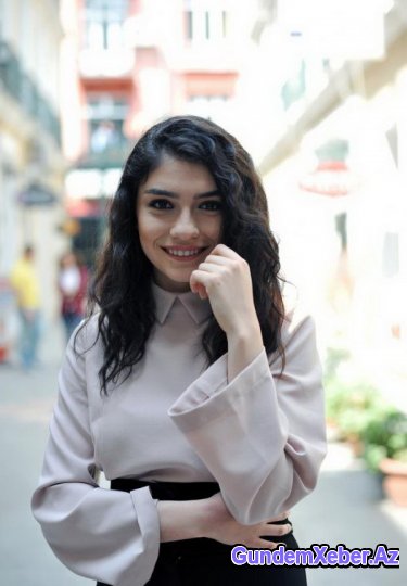 Bir reklamdan 250 min alan 22 yaşlı cazibədar türk - FOTOLAR