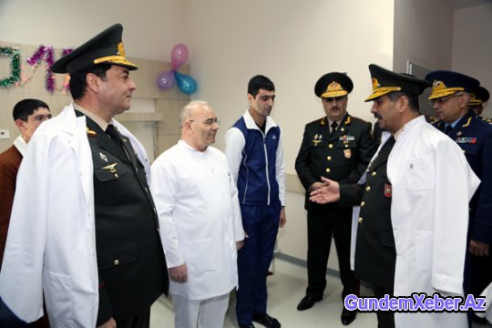 Müdafiə naziri və nazirliyin rəhbər heyəti Silahlı Qüvvələrin Baş Klinik Hospitalında olublar