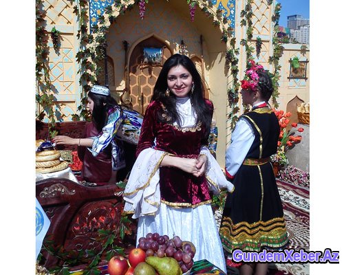 Qazaxıstanlı müğənni Qarabağda mahnı oxumaq istəyir (FOTO)