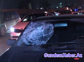 Bakıda keçiddən keçməyən 45 yaşlı qadını maşın vurdu (FOTO)