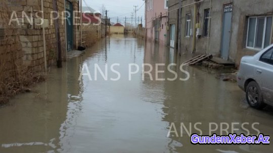 Bakı məhəlləsi su altında (FOTO)