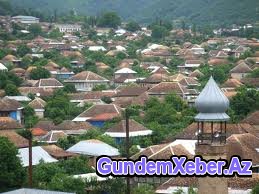 Şəkidə icra nümayəndəsi “at” oynadır