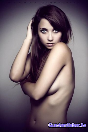 21 yaşlı danimarkalı deputat – açıq-saçıq fotosessiyalar həvəskarı – FOTO (18)
