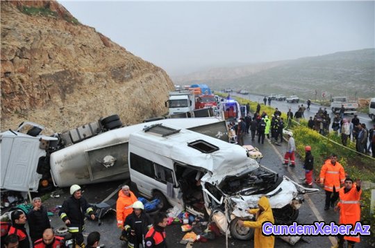  Türkiyədə ağır qəza: 13 ölü, 9 yaralı (FOTOLAR)
