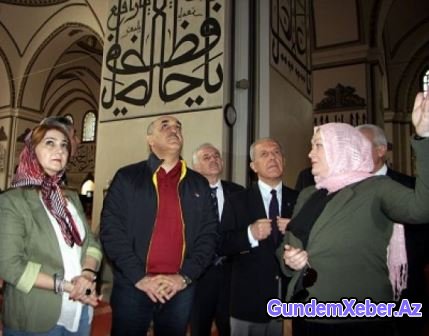 Azərbaycanlı nazir xanımı ilə gəzintidə - FOTOLAR