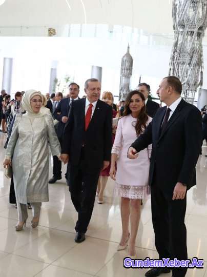 İlham Əliyevlə xanımı prezidentlərlə ziyafətdə - FOTOLAR