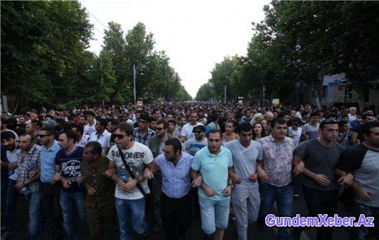 İrəvanı qan gölünə çevirəcəyik (FOTO)