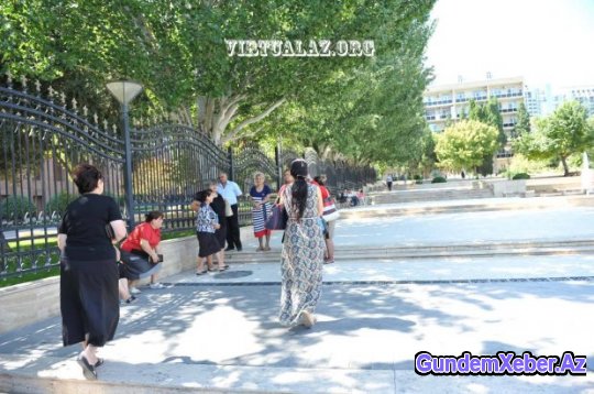 Yataqxana uçdu, sakinlər Prezident Administrasiyasının qarşısına toplaşdı