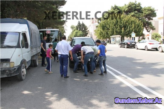 Sumqayıtda ara qarışdı: yol bağlandı, intihara cəhd olundu - FOTOLAR