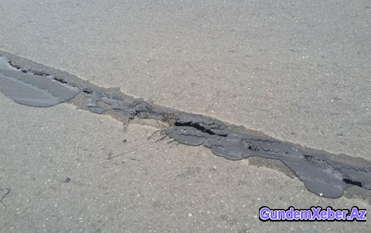 Sumqayıt yolu ikiyə bölündü - FOTO
