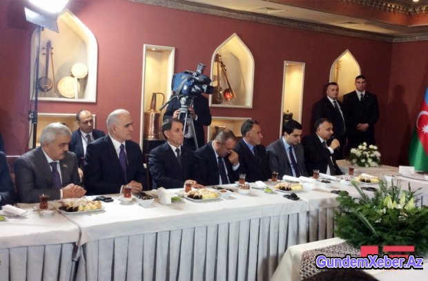 İlham Əliyev Marneulidə azərbaycanlılarla görüşdü