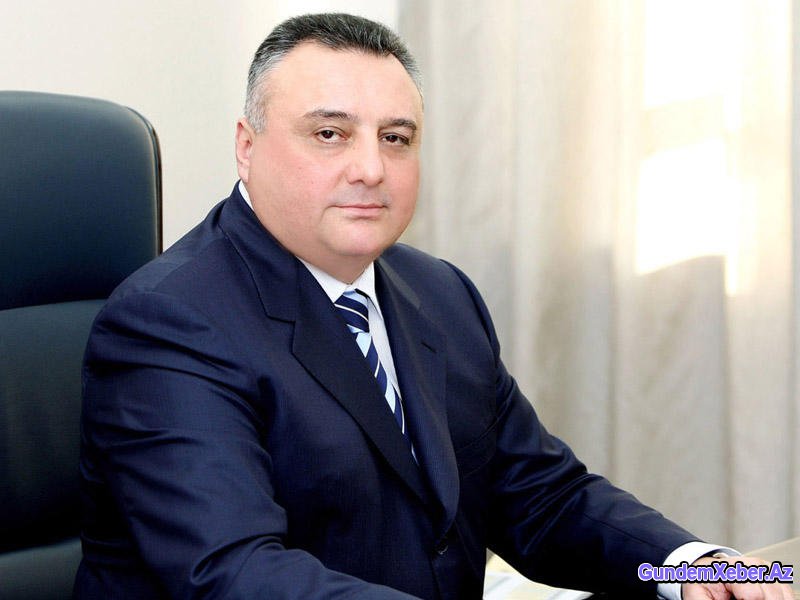 "Eldar Mahmudovun anası oğlunun iş yerindən çox nigaran idi"