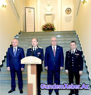 Mədət Quliyev ədliyyə işçilərini təbrik edib - FOTO