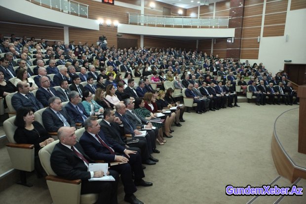 Səlim Müslümov 4 məmuru işdən çıxardı