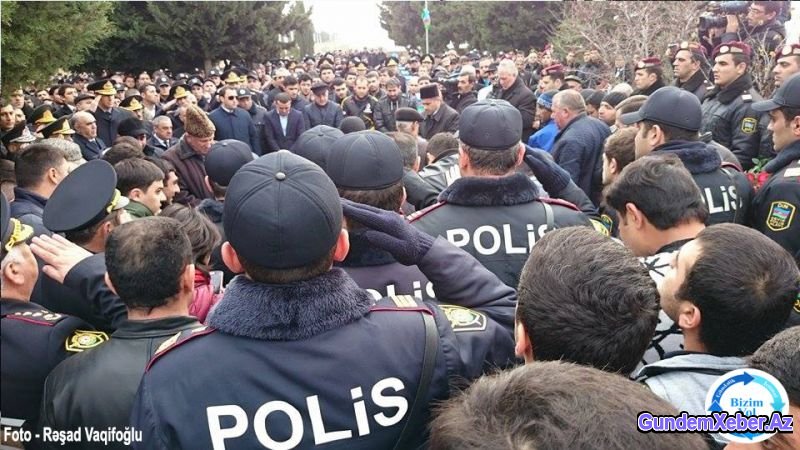 Ramil Usubov polislərin dəfn mərasimində - FOTOLAR + VİDEO