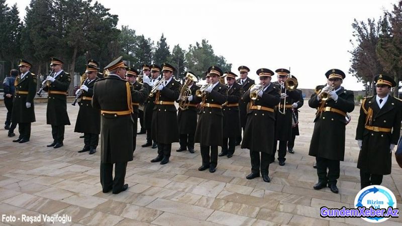 Ramil Usubov polislərin dəfn mərasimində - FOTOLAR + VİDEO