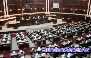 Milli Məclisin üzvlərinə deputat vəsiqələri paylanıb