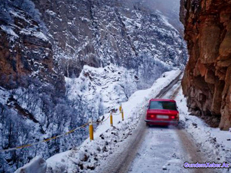 Azərbaycanda qar 9 kəndə yolu bağladı