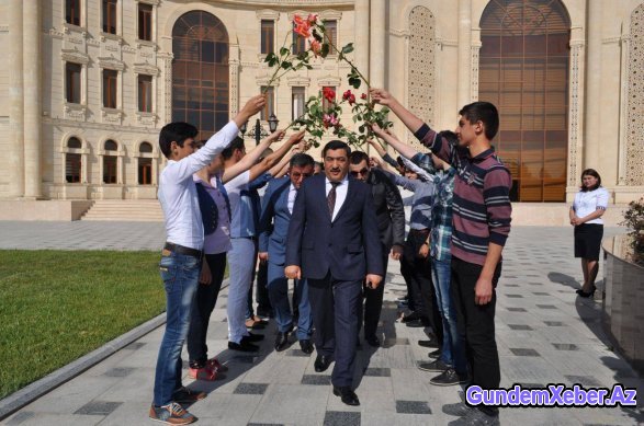 Yeni absurd: prezident icra başçısı Kərimovu Xocalıya dəvət edib