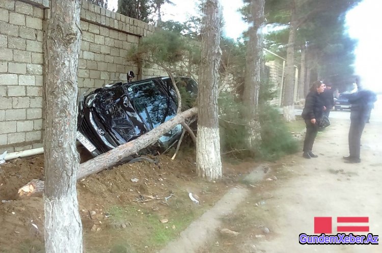 Bakıda avtomobil hasara çırpılıb