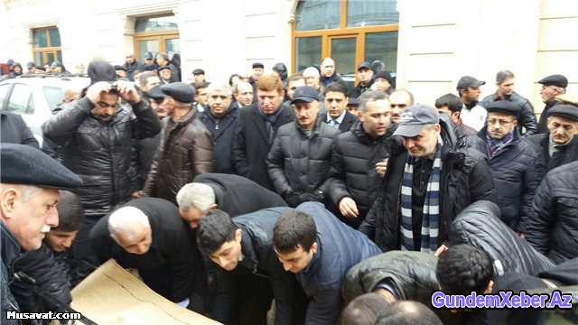 Elton Quliyev torpağa tapşırldı - fotolar