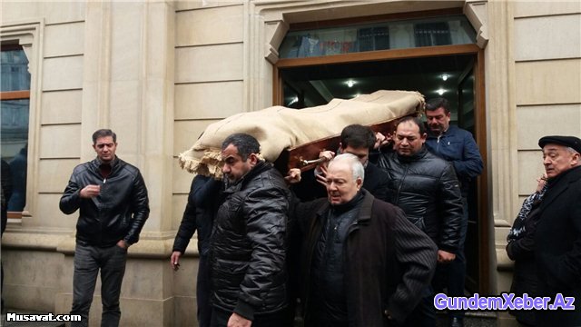Elton Quliyev torpağa tapşırldı - fotolar