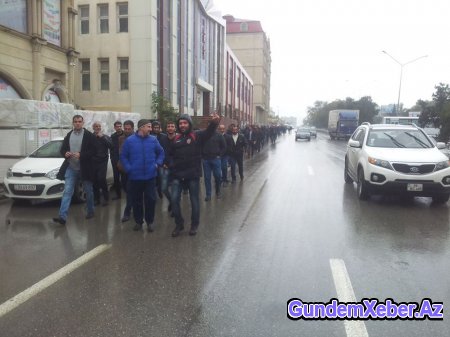 Bakıda etiraz yürüşü başlayıb, yüzlərlə insan küçələrə çıxdı – FOTO (YENİLƏNİB)