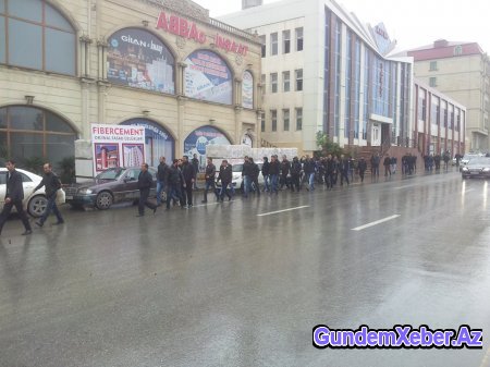 Bakıda etiraz yürüşü başlayıb, yüzlərlə insan küçələrə çıxdı – FOTO (YENİLƏNİB)