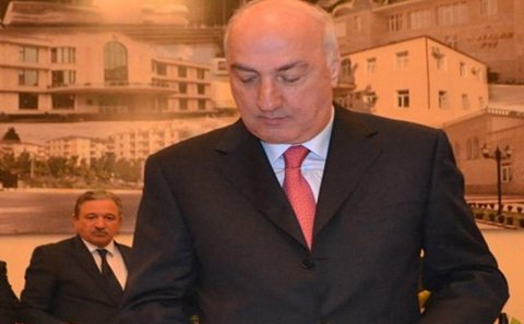 Zakir Fərəcov şagirdi döydüyünə görə işdən çıxarılan müəllimi "mükafatlandırdı"