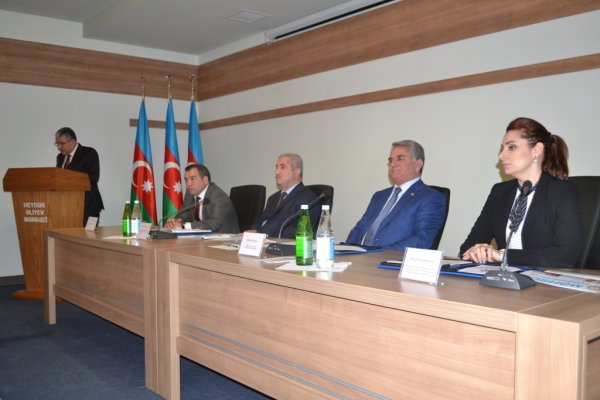 Biləsuvar rayonunda 2015-ci ilin sosial-iqtisadi inkişafının yekunları və qarşıda duran vəzifələrə həsr olunmuş hesabat yığıncağı keçirildi.